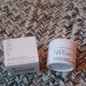 NARS Skin Light Reflecting Moisturizer